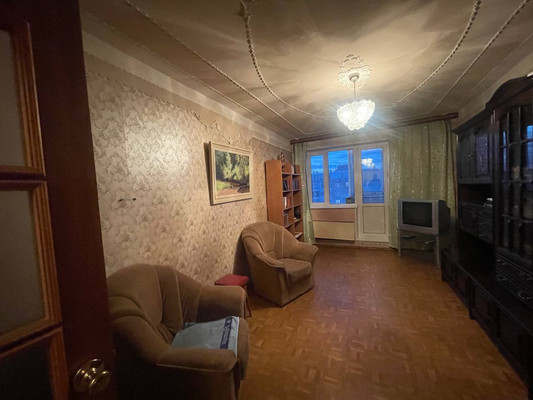 Продам трехкомнатную (3-комн.) квартиру, Западный мкр, 2, Октябрьский рп