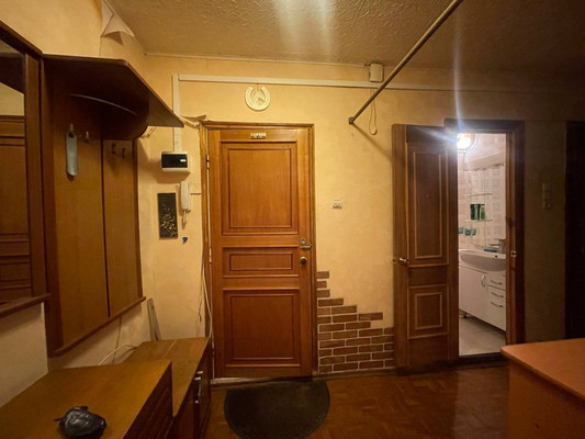 Продам трехкомнатную (3-комн.) квартиру, Западный мкр, 2, Октябрьский рп