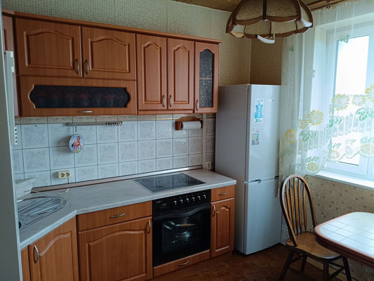 Продам трехкомнатную (3-комн.) квартиру, Западный мкр, 2, Октябрьский рп