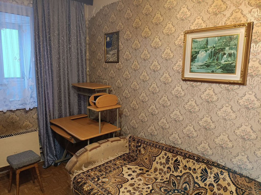 Продам трехкомнатную (3-комн.) квартиру, Западный мкр, 2, Октябрьский рп