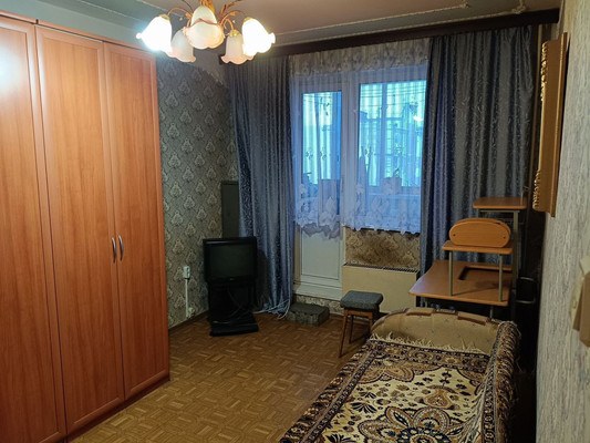 Продам трехкомнатную (3-комн.) квартиру, Западный мкр, 2, Октябрьский рп