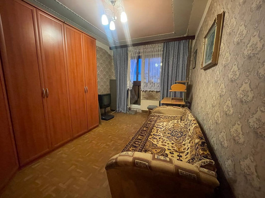 Продам трехкомнатную (3-комн.) квартиру, Западный мкр, 2, Октябрьский рп