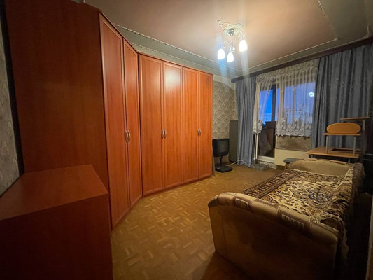 Продам трехкомнатную (3-комн.) квартиру, Западный мкр, 2, Октябрьский рп