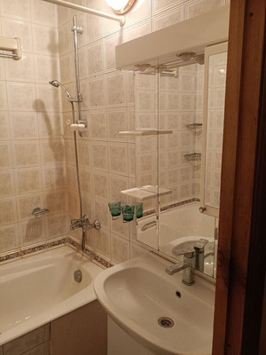 Продам трехкомнатную (3-комн.) квартиру, Западный мкр, 2, Октябрьский рп