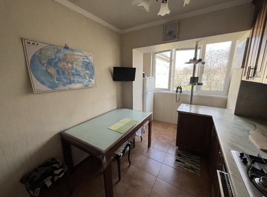 Продам трехкомнатную (3-комн.) квартиру, Кирова ул, 11, Нальчик г