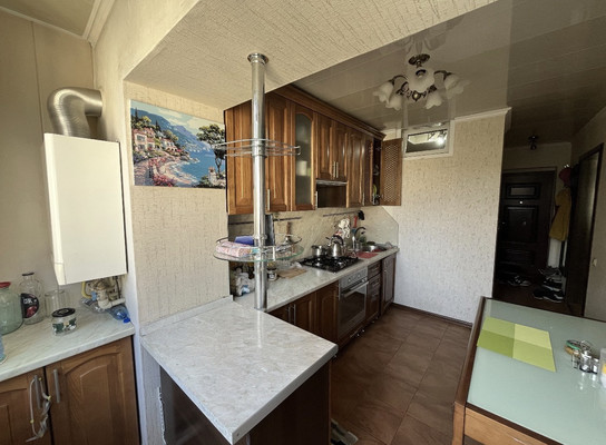 Продам трехкомнатную (3-комн.) квартиру, Кирова ул, 11, Нальчик г