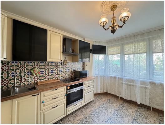 Продам трехкомнатную (3-комн.) квартиру, Покровская ул, 18, Москва г