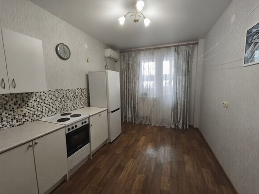 Продам однокомнатную (1-комн.) квартиру, им. Александра Покрышкина ул, 2/2, Краснодар г