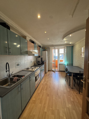 Сдам трехкомнатную (3-комн.) квартиру, Рашетова ул, 6, Санкт-Петербург г