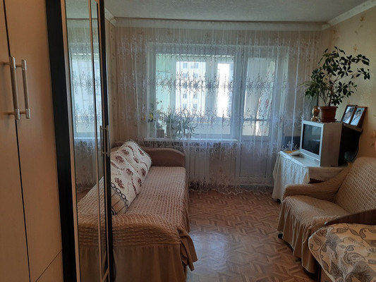 Продам двухкомнатную (2-комн.) квартиру, Октябрьская ул, 112, Батайск г