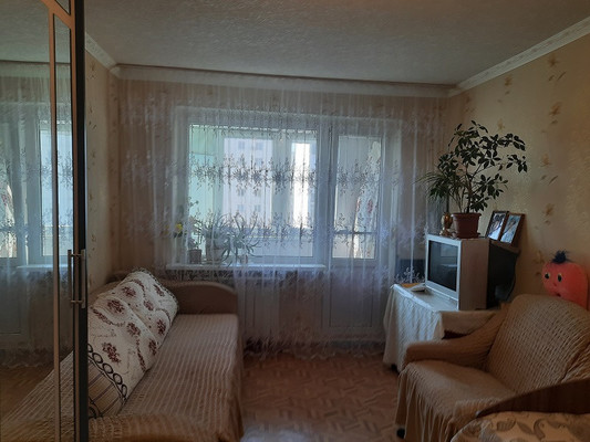 Продам двухкомнатную (2-комн.) квартиру, Октябрьская ул, 112, Батайск г