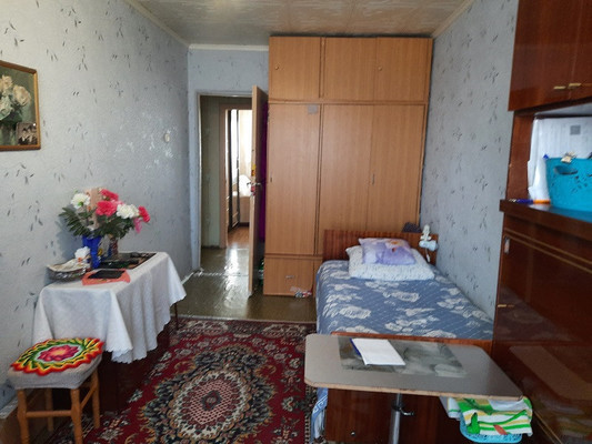 Продам двухкомнатную (2-комн.) квартиру, Октябрьская ул, 112, Батайск г