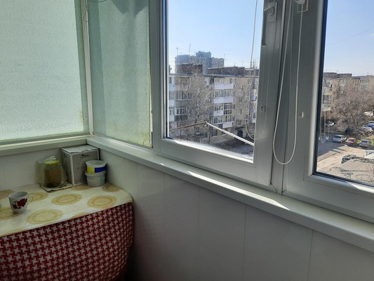 Продам двухкомнатную (2-комн.) квартиру, Октябрьская ул, 112, Батайск г