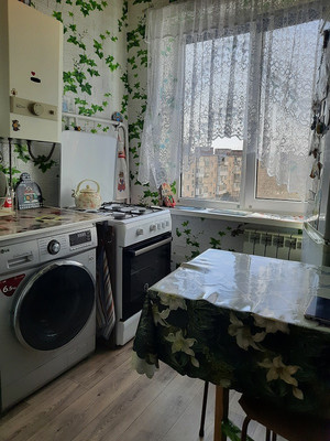 Продам двухкомнатную (2-комн.) квартиру, Октябрьская ул, 112, Батайск г