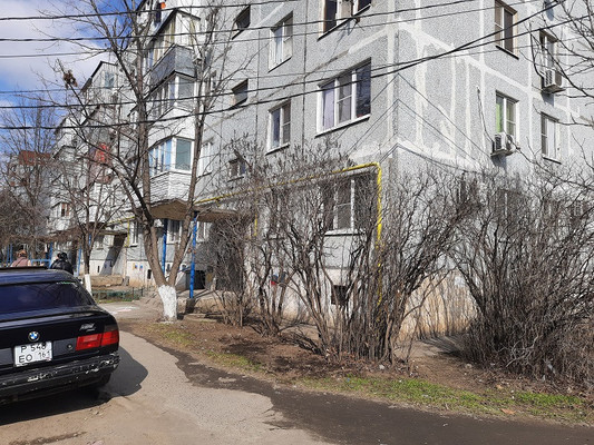 Продам двухкомнатную (2-комн.) квартиру, Октябрьская ул, 112, Батайск г