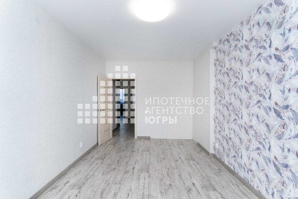 Продам трехкомнатную (3-комн.) квартиру, Самаровская ул, 1, Ханты-Мансийск г