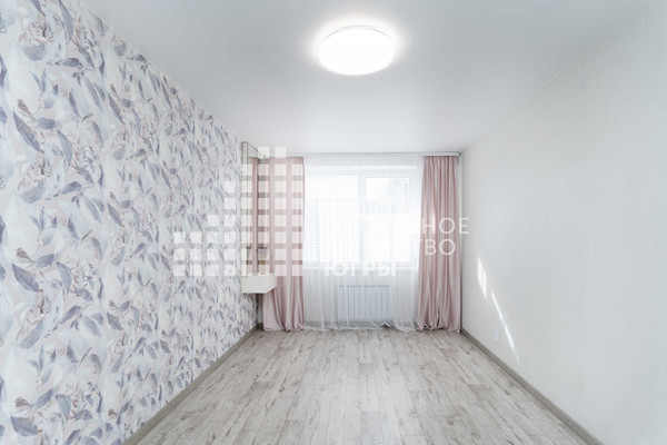 Продам трехкомнатную (3-комн.) квартиру, Самаровская ул, 1, Ханты-Мансийск г