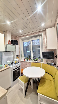 Продам двухкомнатную (2-комн.) квартиру, Сосновая ул, 10А, Покров с