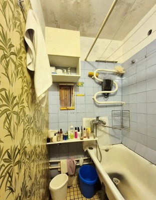 Продам комнату в 5-комн. квартире, Кириллова ул, 1, Малое Верево д