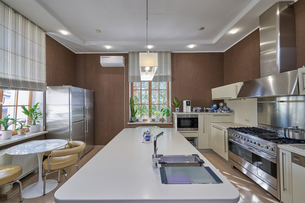 Продам дом, 30 лет Октября ул, Жаворонки с, 0 км от города