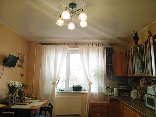 Продам трехкомнатную (3-комн.) квартиру, Стародеревенская ул, 20к2, Санкт-Петербург г