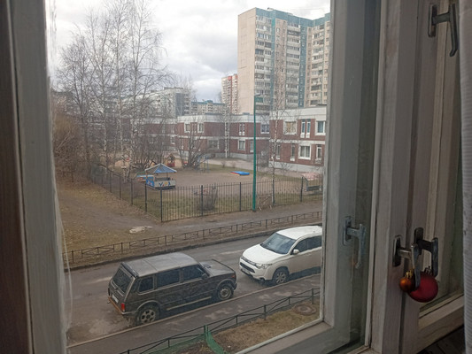 Продам трехкомнатную (3-комн.) квартиру, Стародеревенская ул, 20к2, Санкт-Петербург г