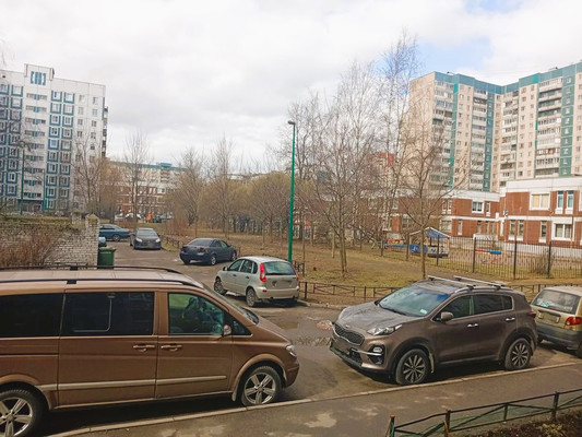 Продам трехкомнатную (3-комн.) квартиру, Стародеревенская ул, 20к2, Санкт-Петербург г