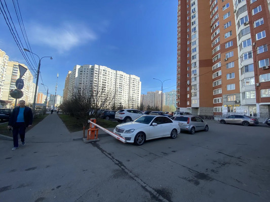 Продам двухкомнатную (2-комн.) квартиру, Красногорский б-р, 10, Красногорск г