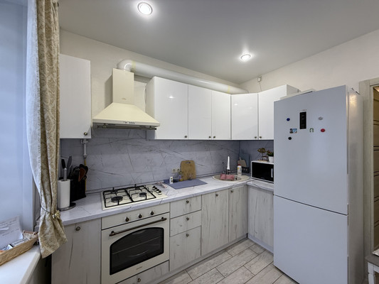 Продам двухкомнатную (2-комн.) квартиру, Героев Десантников ул, 32, Новороссийск г