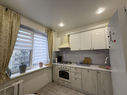 Продам двухкомнатную (2-комн.) квартиру, Героев Десантников ул, 32, Новороссийск г