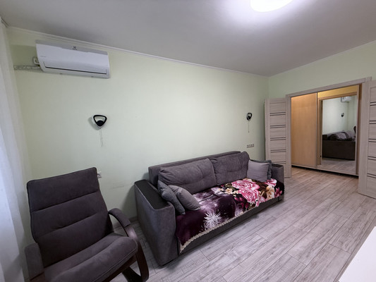 Продам двухкомнатную (2-комн.) квартиру, Героев Десантников ул, 32, Новороссийск г