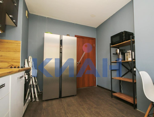 Продам трехкомнатную (3-комн.) квартиру, Норильская ул, 8г, Красноярск г
