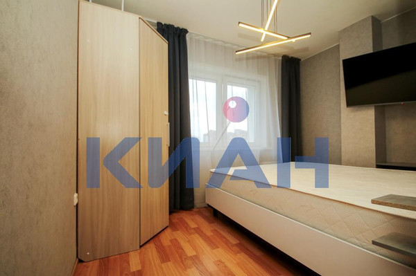 Продам трехкомнатную (3-комн.) квартиру, Норильская ул, 8г, Красноярск г