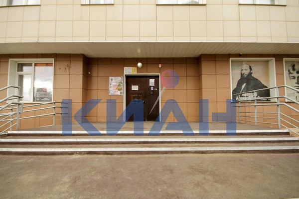 Продам трехкомнатную (3-комн.) квартиру, Норильская ул, 8г, Красноярск г