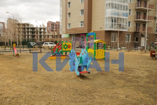 Продам трехкомнатную (3-комн.) квартиру, Норильская ул, 8г, Красноярск г
