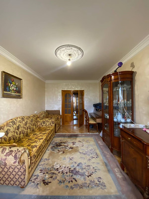 Продам трехкомнатную (3-комн.) квартиру, Бела Куна ул, 5, Симферополь г