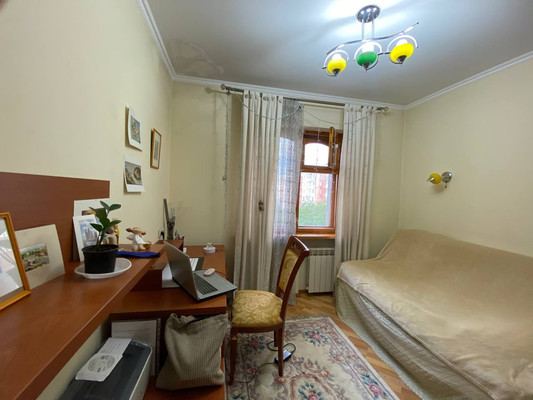 Продам трехкомнатную (3-комн.) квартиру, Бела Куна ул, 5, Симферополь г