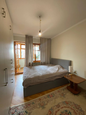 Продам трехкомнатную (3-комн.) квартиру, Бела Куна ул, 5, Симферополь г