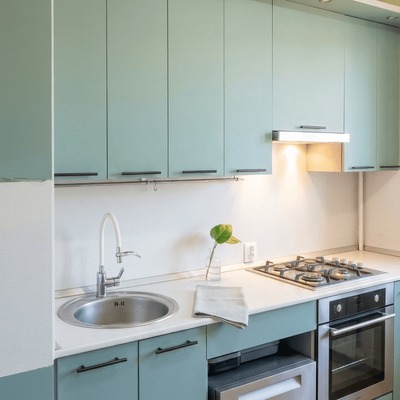 Продам трехкомнатную (3-комн.) квартиру, Южная ул, 6, Новороссийск г