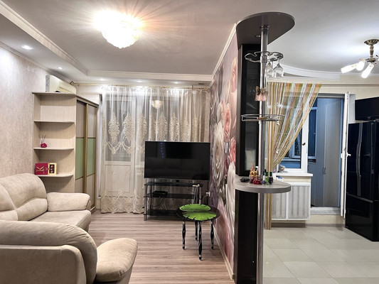 Продам двухкомнатную (2-комн.) квартиру, Дзержинского пр-кт, 192, Новороссийск г