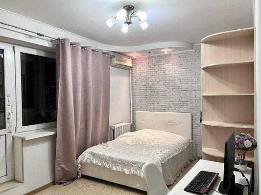 Продам двухкомнатную (2-комн.) квартиру, Дзержинского пр-кт, 192, Новороссийск г