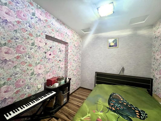 Продам двухкомнатную (2-комн.) квартиру, Дзержинского пр-кт, 192, Новороссийск г