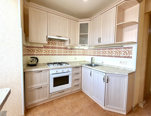 Продам двухкомнатную (2-комн.) квартиру, Бумажников пр-кт, 13Б, Астрахань г