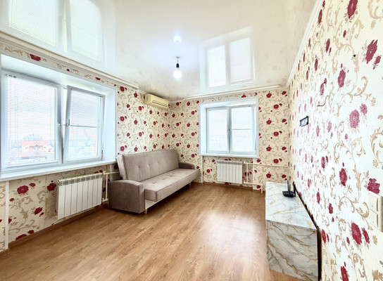 Продам двухкомнатную (2-комн.) квартиру, Бумажников пр-кт, 13Б, Астрахань г