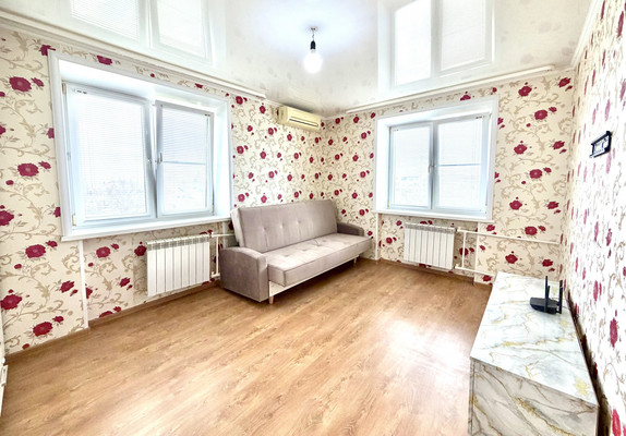 Продам двухкомнатную (2-комн.) квартиру, Бумажников пр-кт, 13Б, Астрахань г