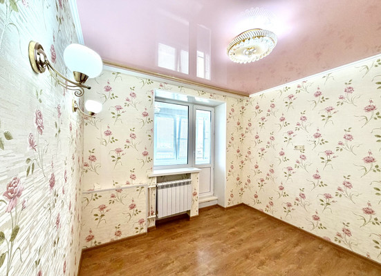 Продам двухкомнатную (2-комн.) квартиру, Бумажников пр-кт, 13Б, Астрахань г