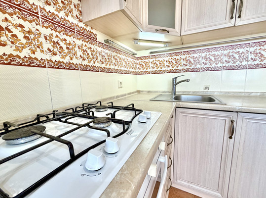 Продам двухкомнатную (2-комн.) квартиру, Бумажников пр-кт, 13Б, Астрахань г