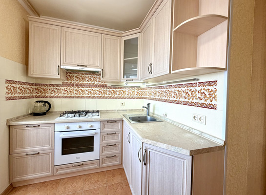 Продам двухкомнатную (2-комн.) квартиру, Бумажников пр-кт, 13Б, Астрахань г