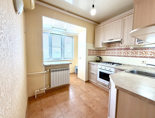 Продам двухкомнатную (2-комн.) квартиру, Бумажников пр-кт, 13Б, Астрахань г