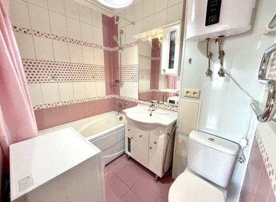 Продам двухкомнатную (2-комн.) квартиру, Бумажников пр-кт, 13Б, Астрахань г